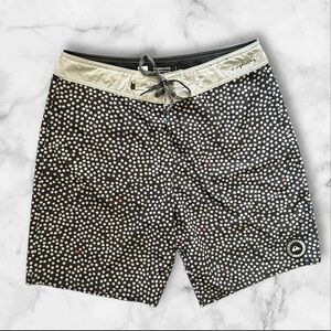 Quiksilver Men’s Board Shorts Size 32